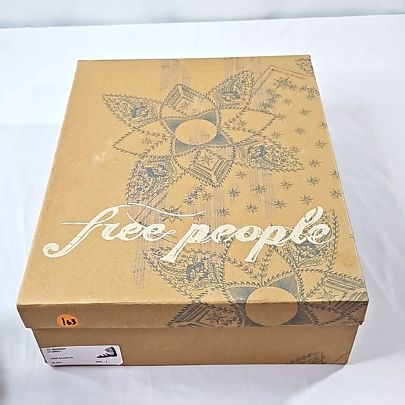 Free People Black & Gold Theia Gladiator Sandals Size 8 NWB - Picture 8 of 8